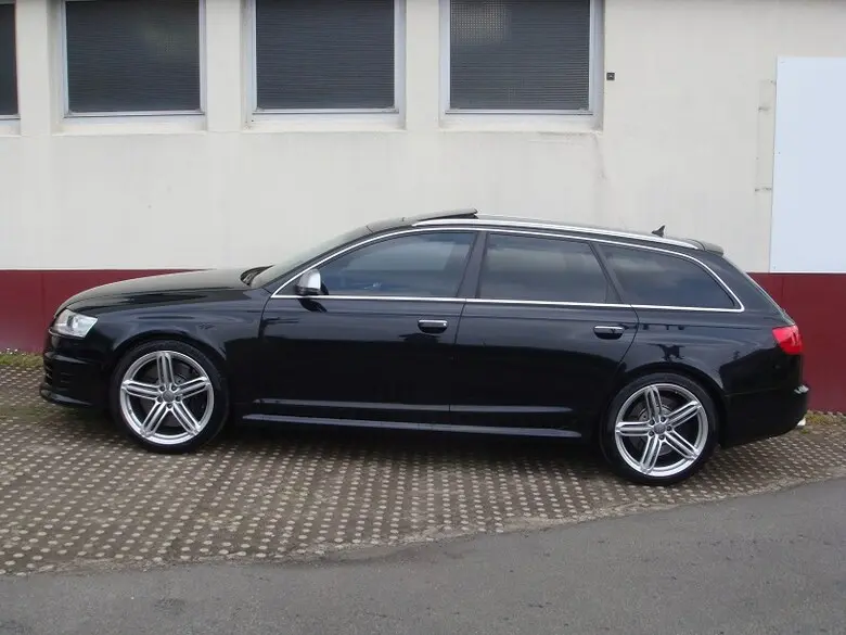 Audi RS6 C6 Avant de profil