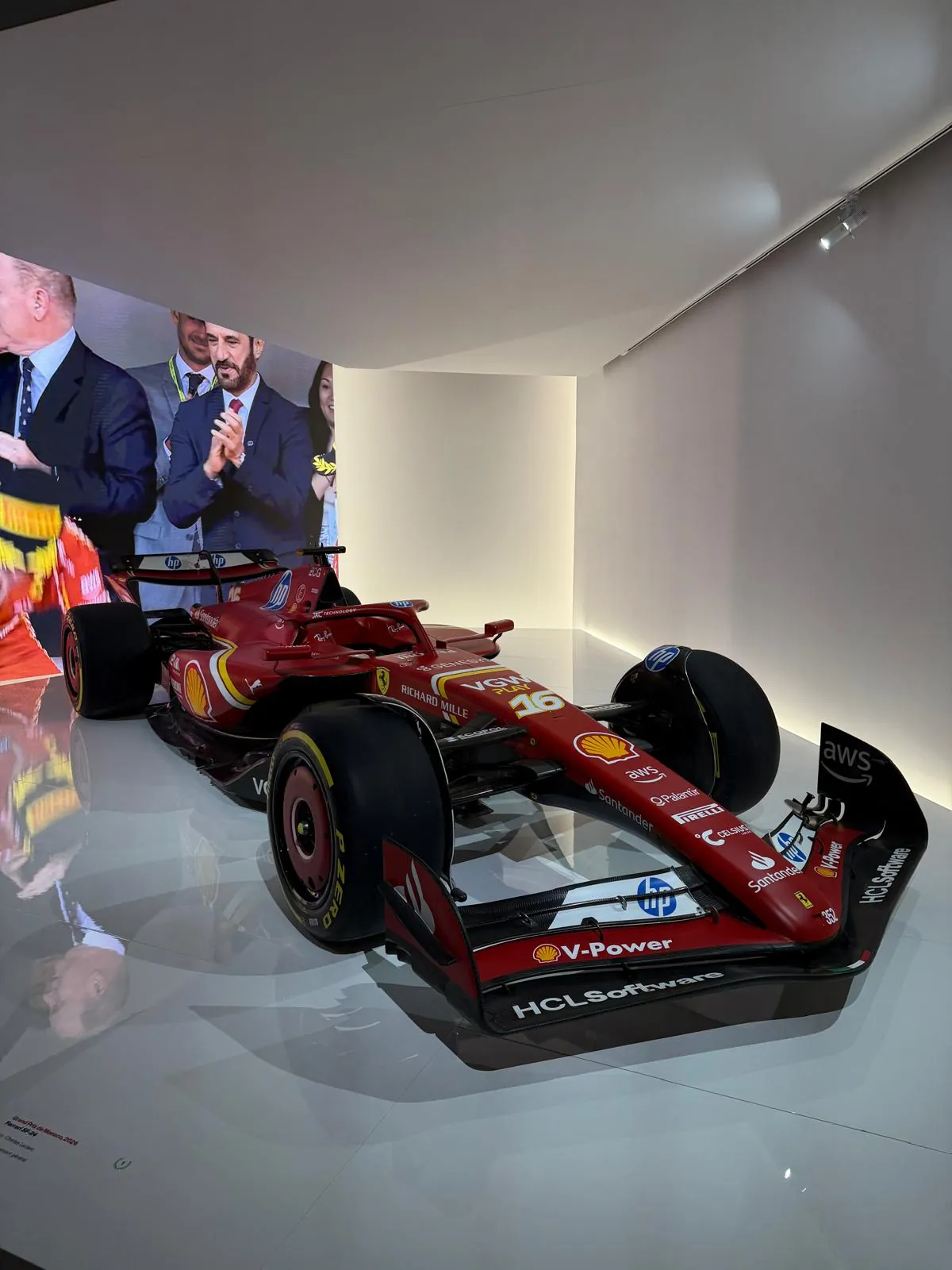 Monaco & l'Automobile au Grimaldi Forum — Ferrari SF-24 de Charles Leclerc