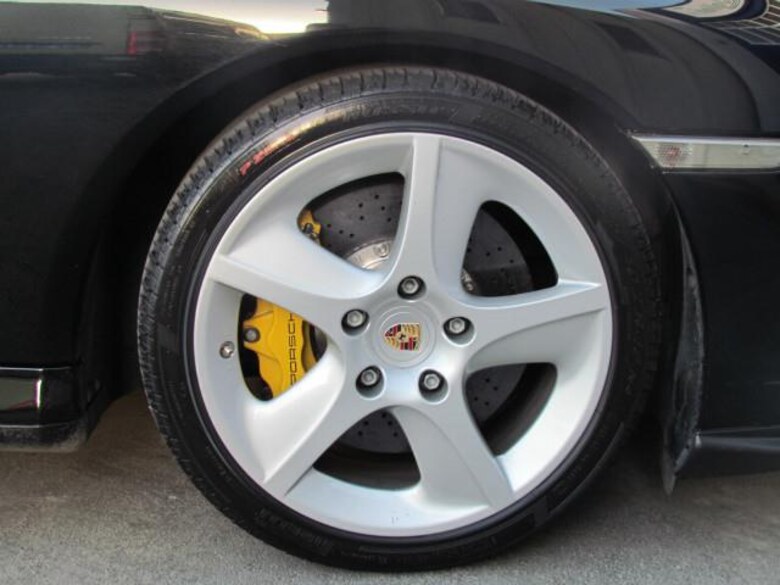 Jante et étrier jaune PCCB de la 996 Turbo S