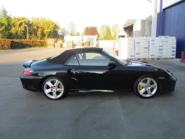 Porsche 996 Turbo S de profil